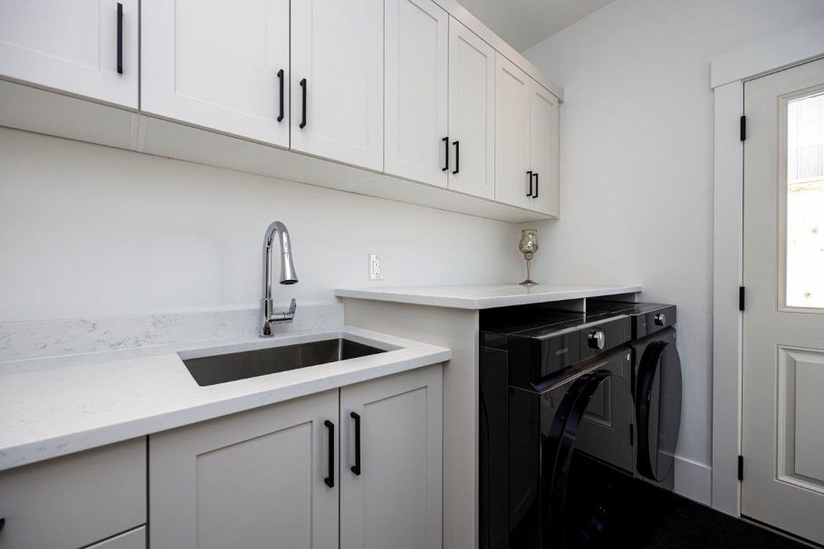 1028 Calverhall Street North Vancouver, BC - 13