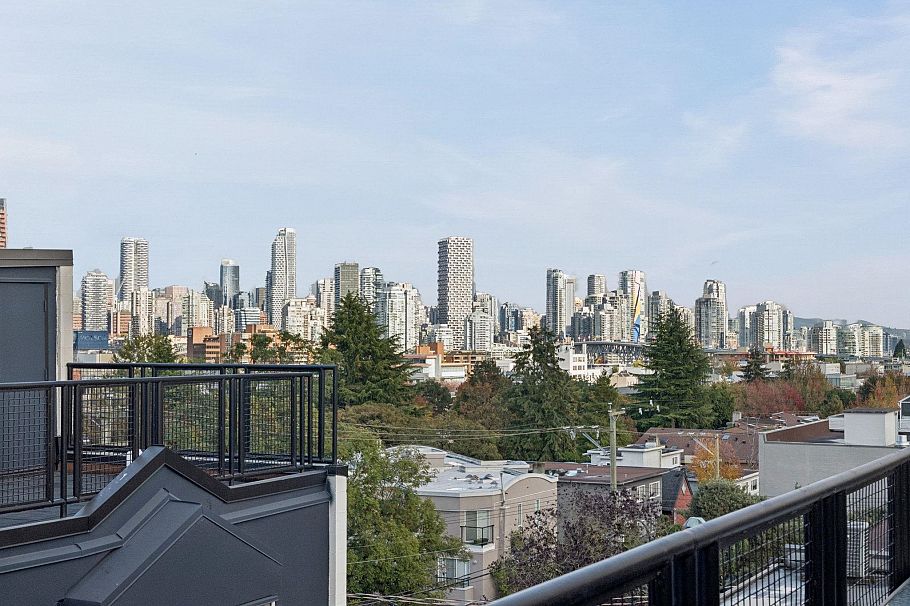8 2023 W 4th Avenue Vancouver, BC - 18