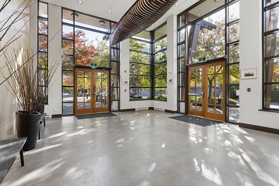 318 3602 Aldercrest Drive North Vancouver, BC - 19