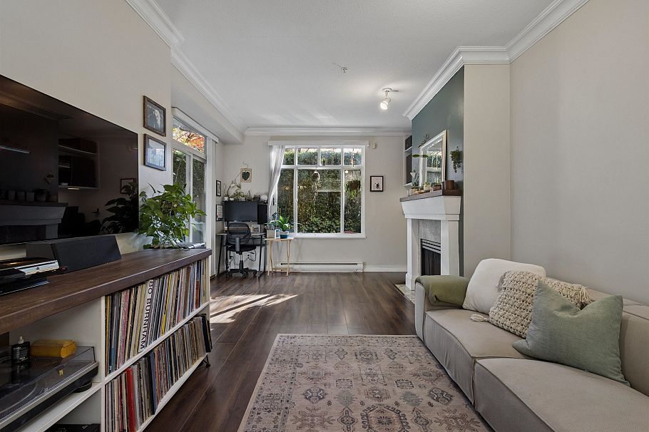 101 1675 W 10th Avenue Vancouver, BC - 2