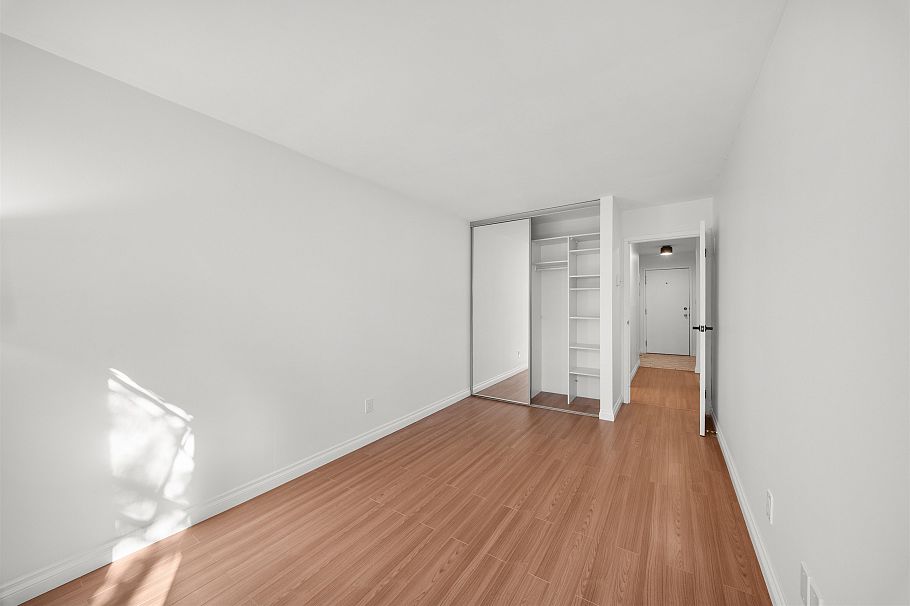 108 251 W 4th Street North Vancouver, BC - 9