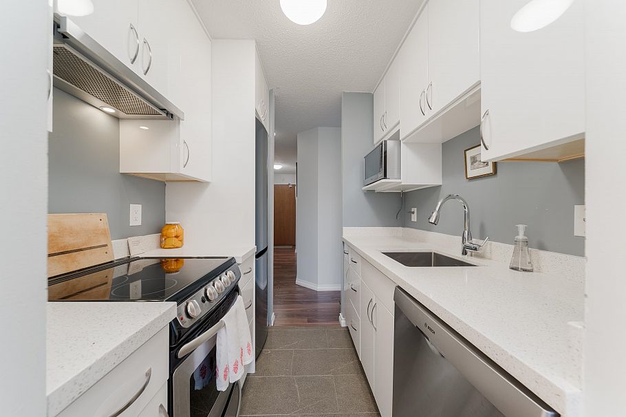 206 1740 Comox Street Vancouver, BC - 7