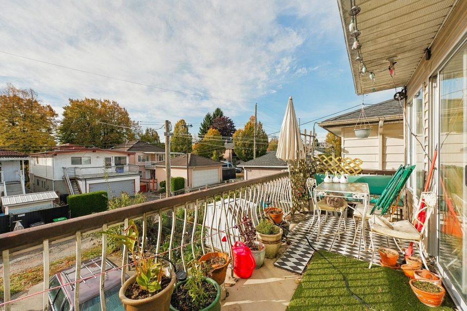 2214 E 4th Avenue Vancouver, BC - 12