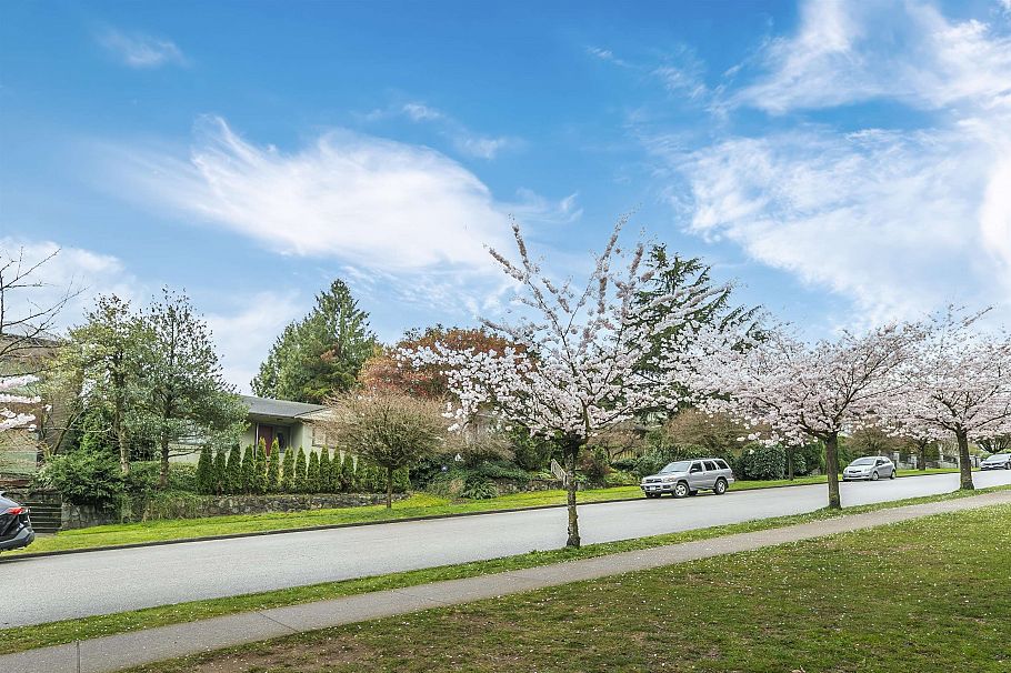 14 W 37th Avenue Vancouver, BC - 22