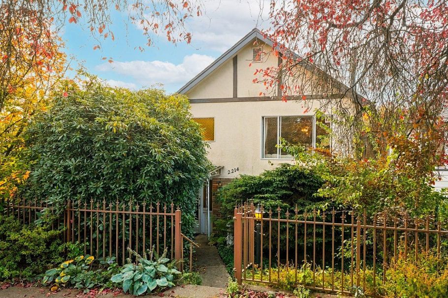 2214 E 4th Avenue Vancouver, BC - 1