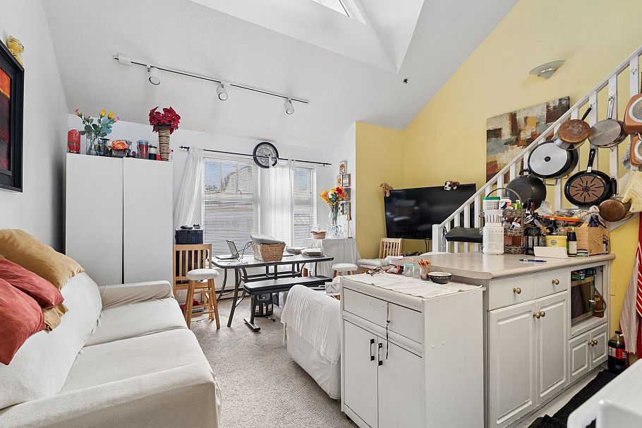 8 2023 W 4th Avenue Vancouver, BC - 8