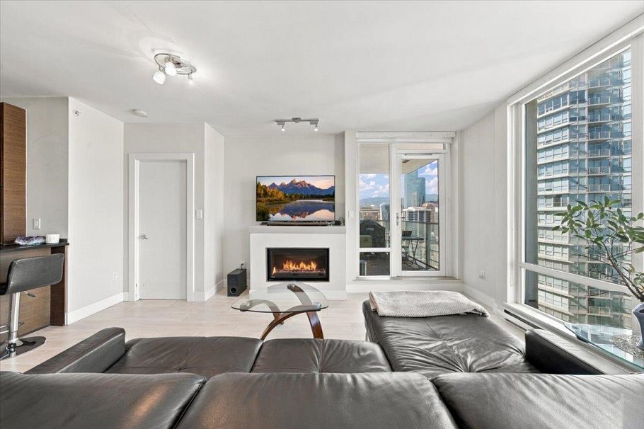 2404 565 Smithe Street Vancouver, BC - 2