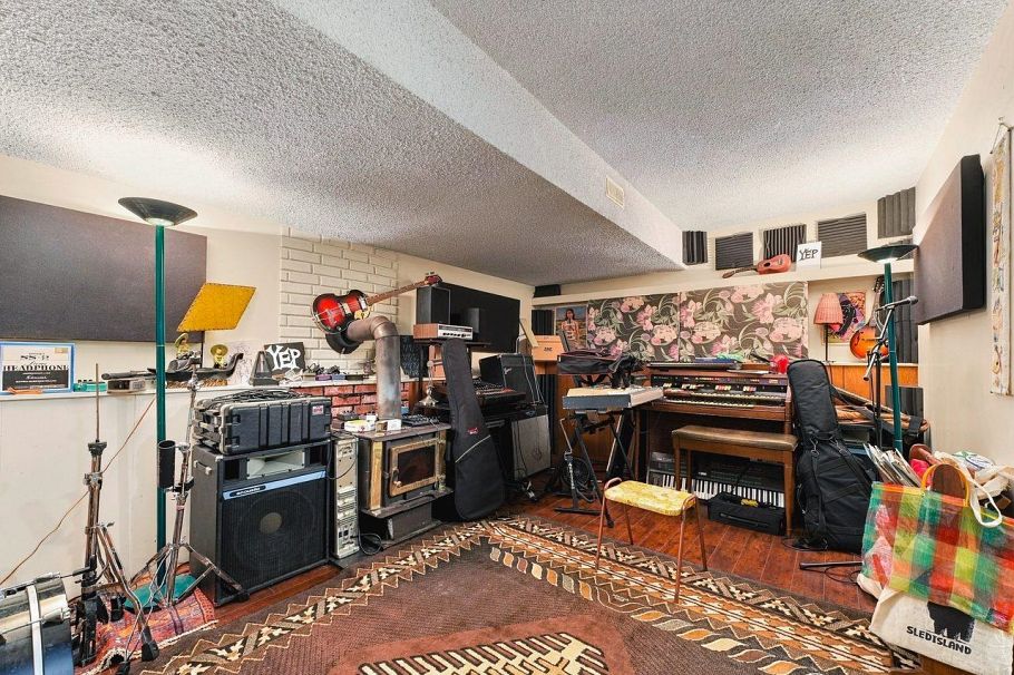 2214 E 4th Avenue Vancouver, BC - 24