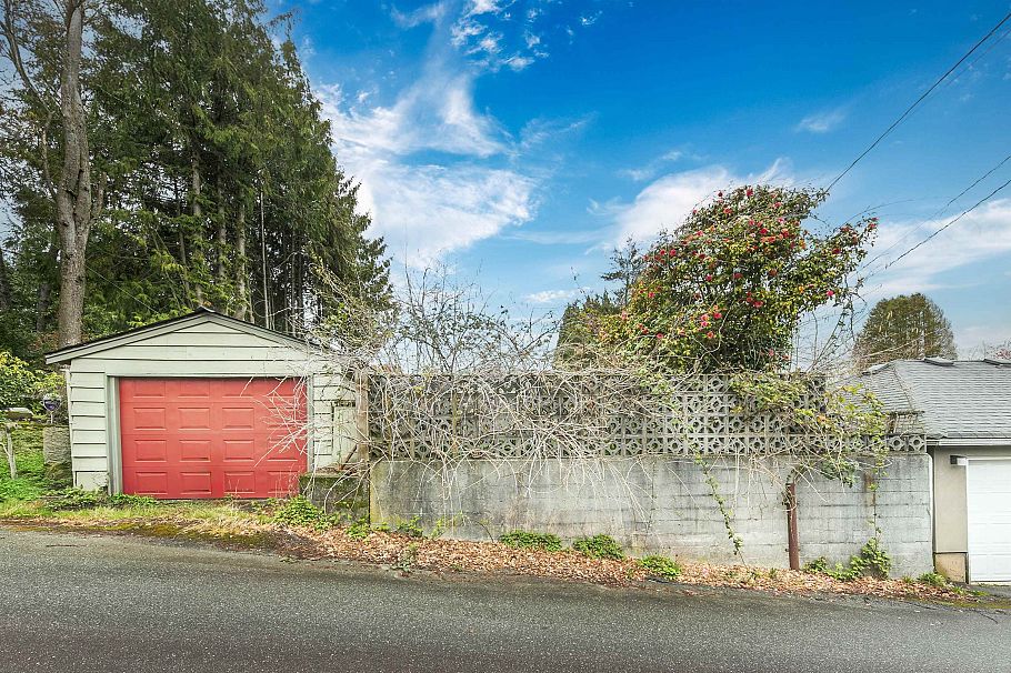 14 W 37th Avenue Vancouver, BC - 16