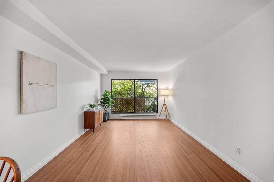 108 251 W 4th Street North Vancouver, BC - 2