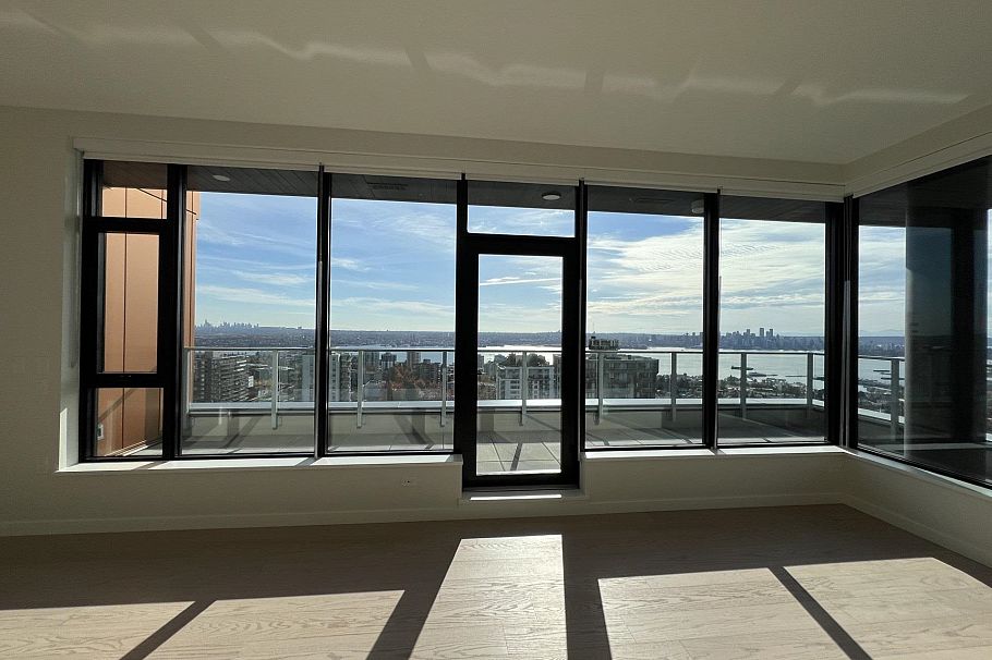 2204 128 W 15th Street North Vancouver, BC - 4