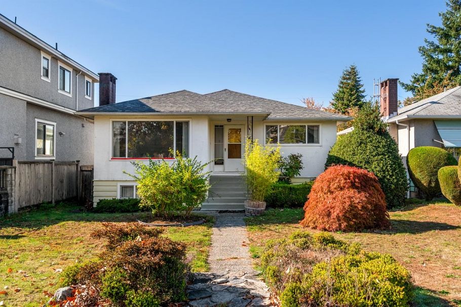 6527 Tyne Street Vancouver, BC - 1
