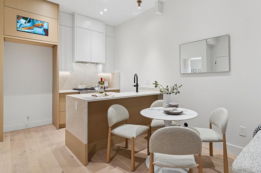 2543 E 2nd Avenue Vancouver, BC - 9