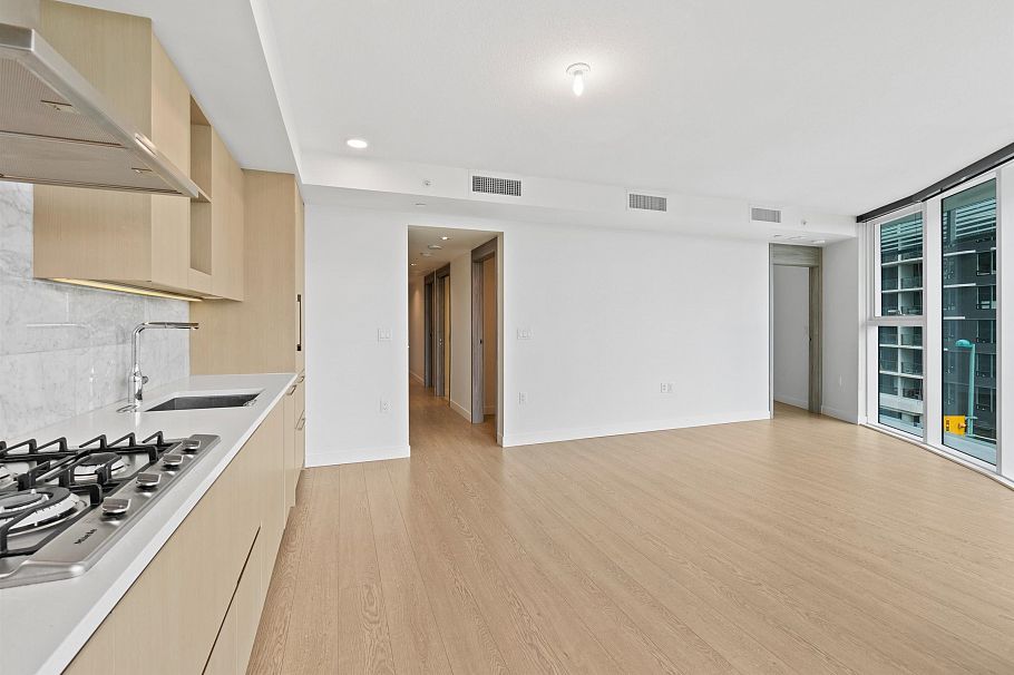 684 87 Nelson Street Vancouver, BC - 8