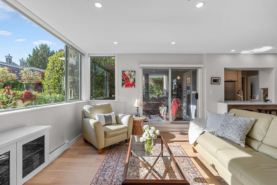 112 8450 Jellicoe Street Vancouver, BC - 1