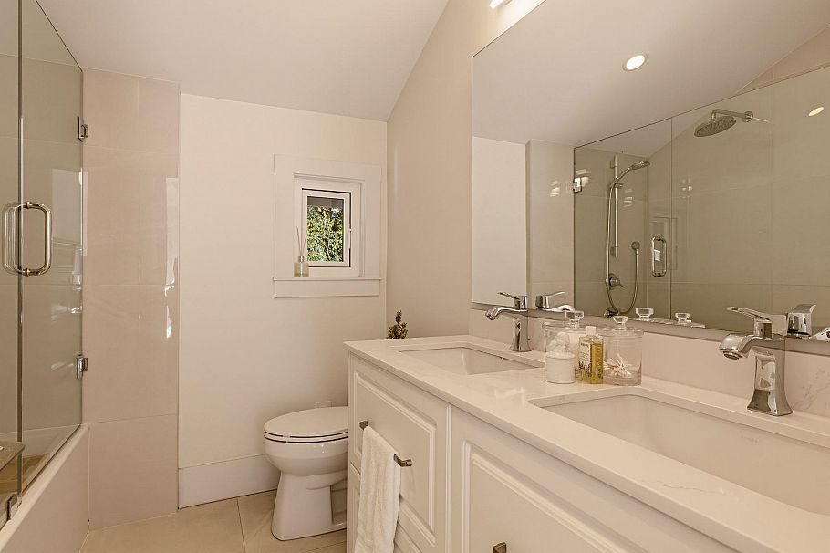 5274 Cliffridge Avenue North Vancouver, BC - 30