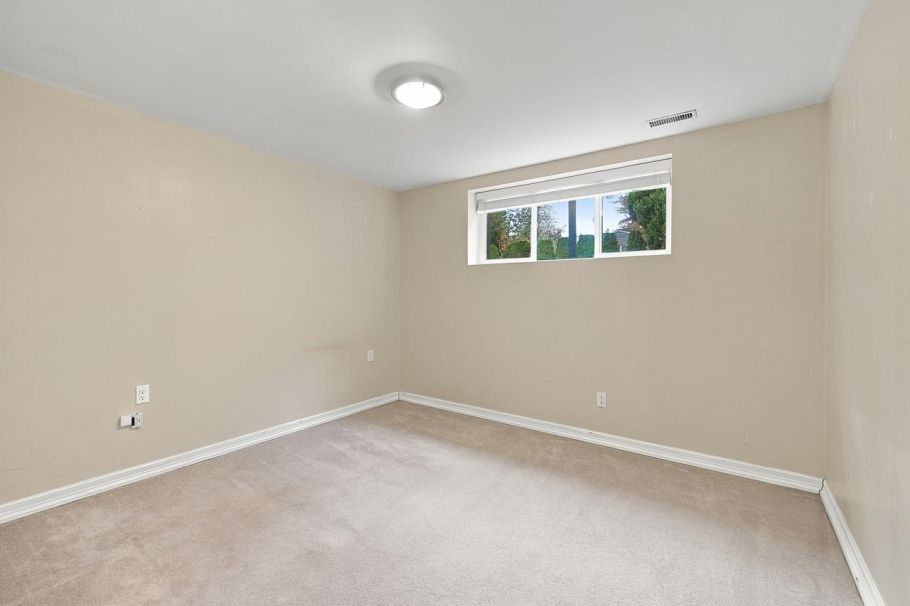 5788 Crown Street Vancouver, BC - 35