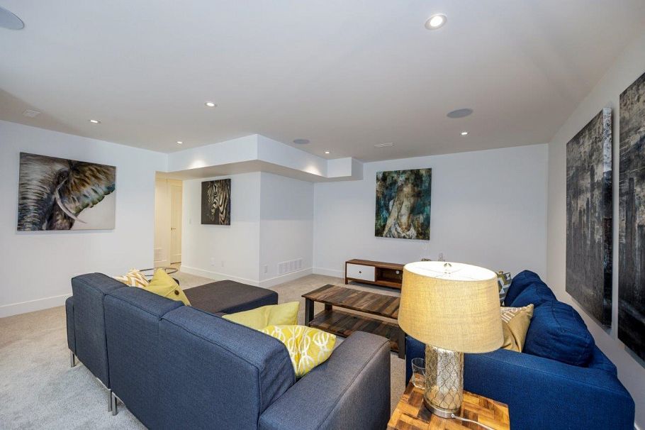 1028 Calverhall Street North Vancouver, BC - 27