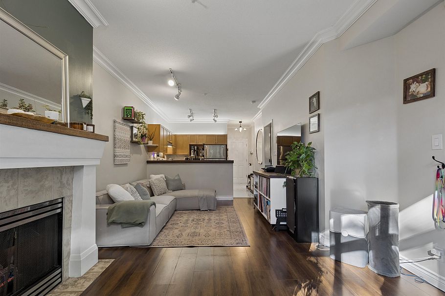 101 1675 W 10th Avenue Vancouver, BC - 9