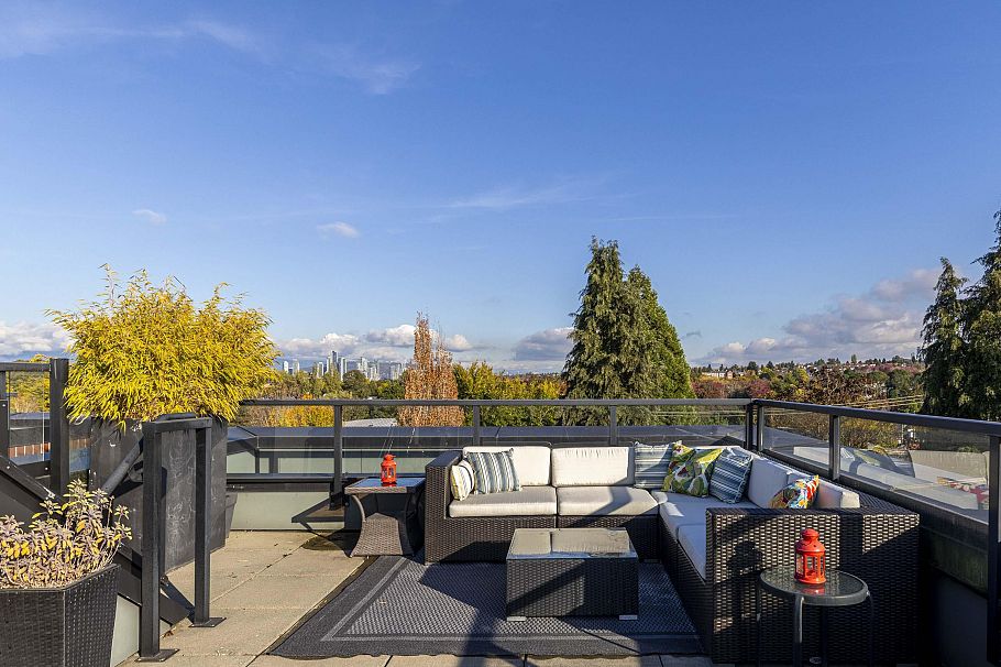 3445 Porter Street Vancouver, BC - 2
