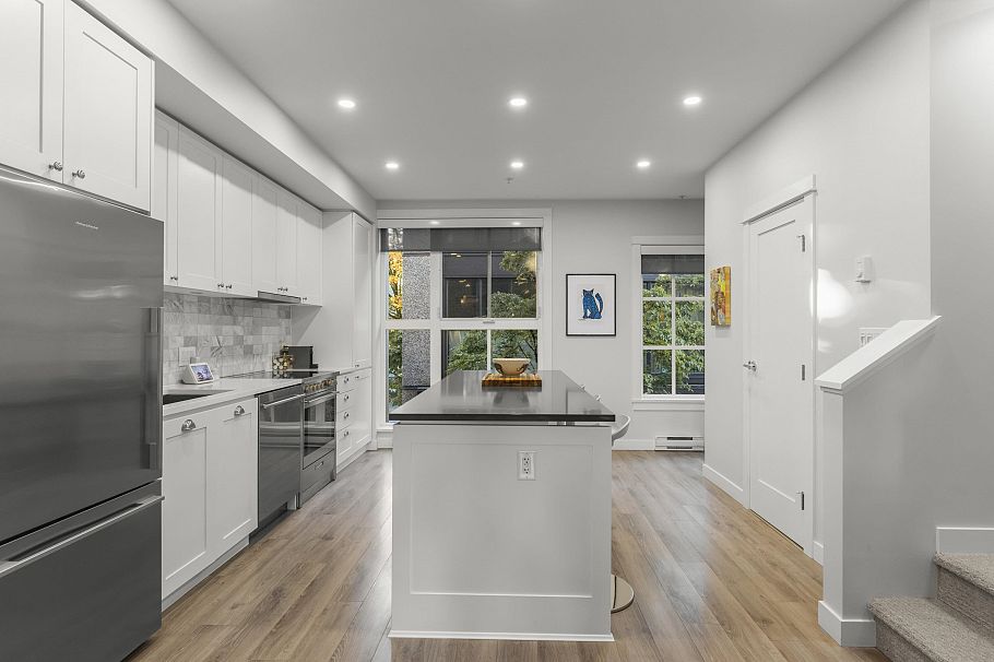 3445 Porter Street Vancouver, BC - 13