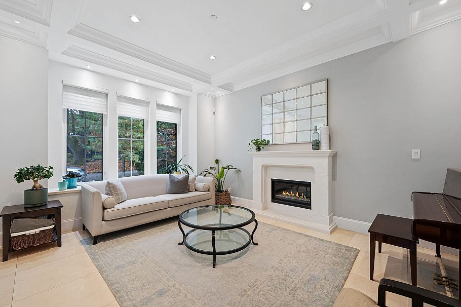3475 W 24th Avenue Vancouver, BC - 3