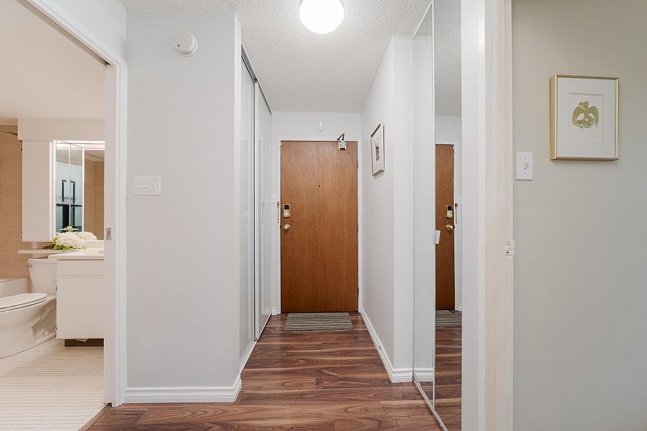 206 1740 Comox Street Vancouver, BC - 11