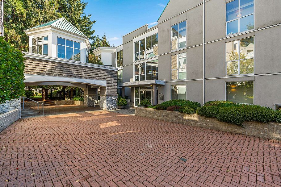 112 8450 Jellicoe Street Vancouver, BC - 26