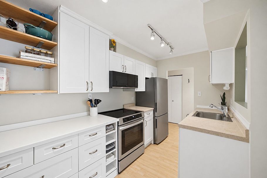 203 36 E 14th Avenue Vancouver, BC - 7
