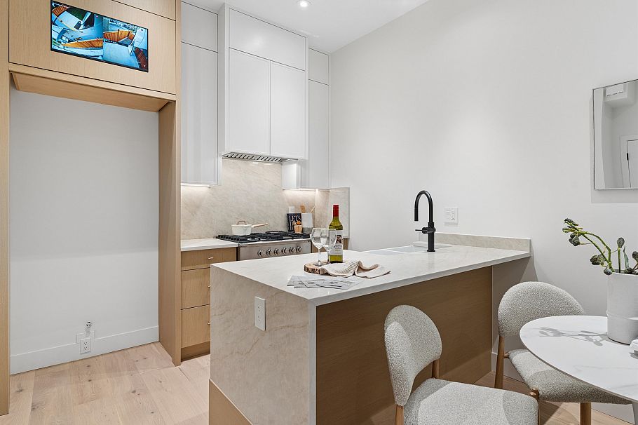 2543 E 2nd Avenue Vancouver, BC - 10