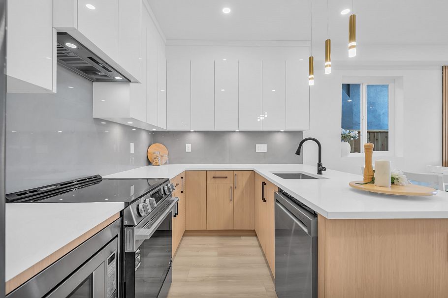 1 4587 Knight Street Vancouver, BC - 14