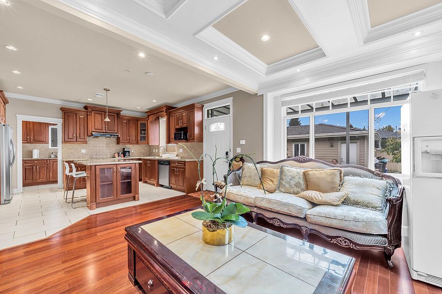 725 W 61st Avenue Vancouver, BC - 6