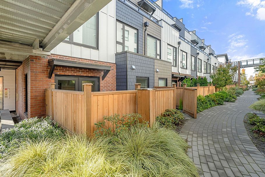 157 555 E 2nd Street North Vancouver, BC - 2