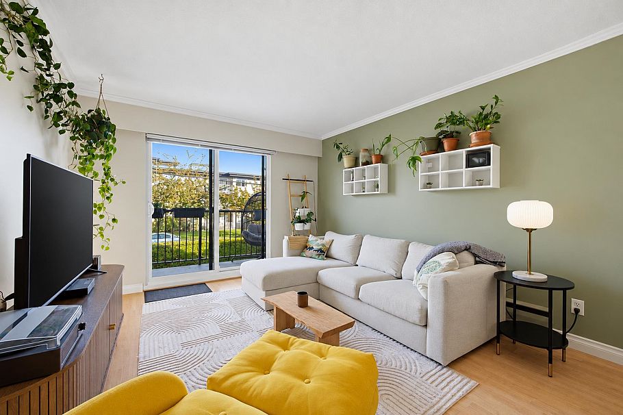 203 36 E 14th Avenue Vancouver, BC - 2