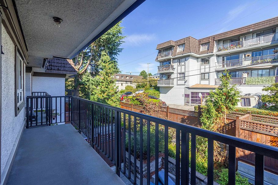 210 270 W 1st Street North Vancouver, BC - 12