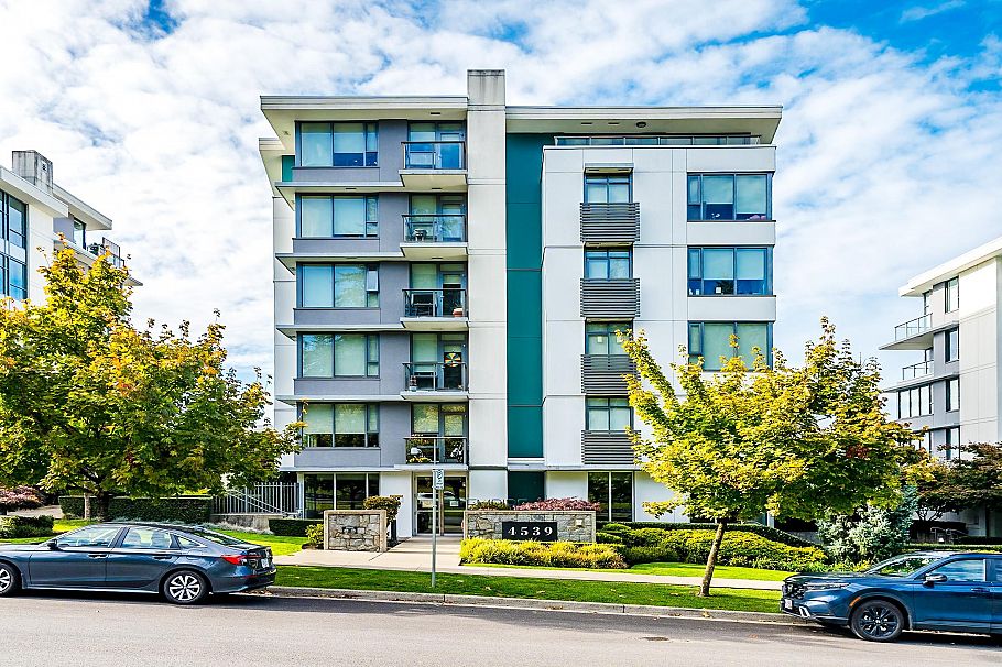 101 4539 Cambie Street Vancouver, BC - 1
