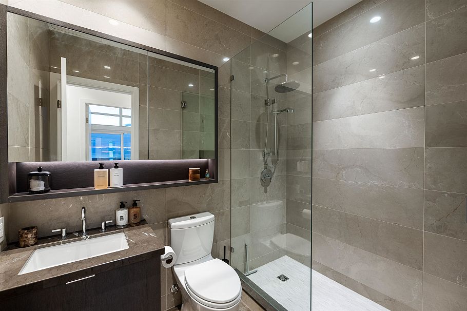 2403 125 E 14th Street North Vancouver, BC - 16