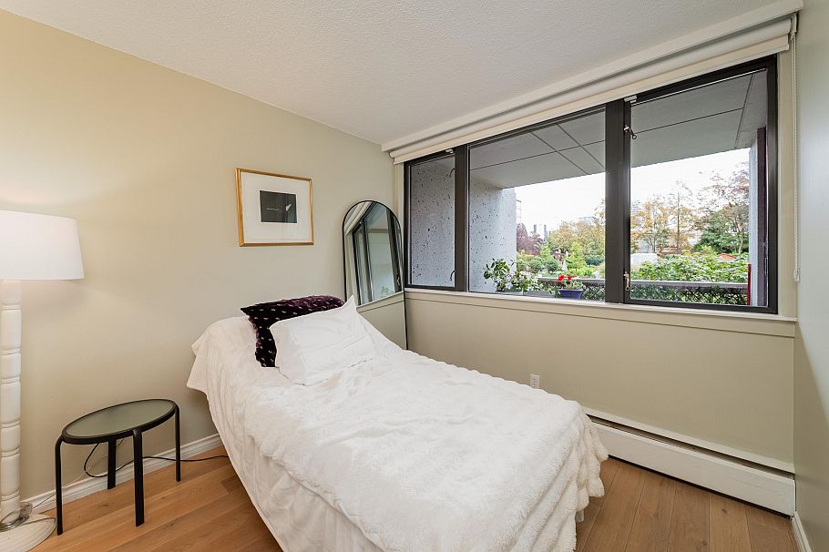 206 1740 Comox Street Vancouver, BC - 16