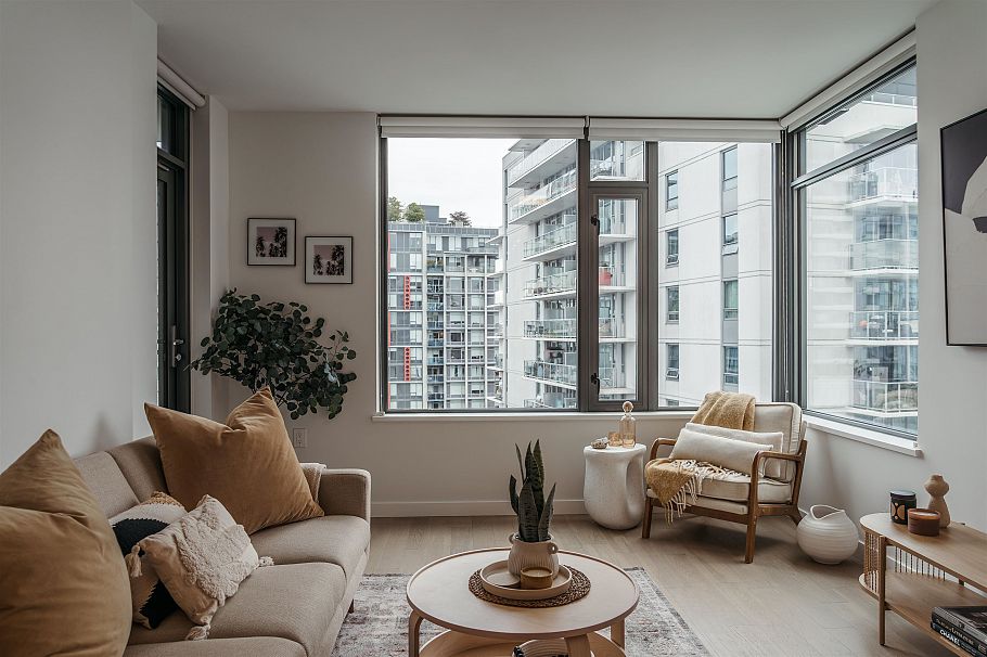 1009 1688 Pullman Porter Street Vancouver, BC - 1
