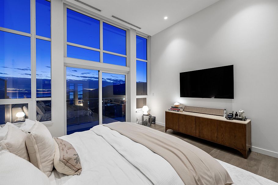 2403 125 E 14th Street North Vancouver, BC - 12