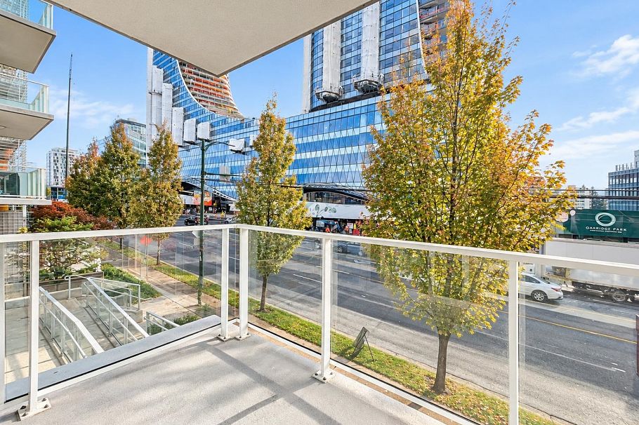211 677 W 41st Avenue Vancouver, BC - 15