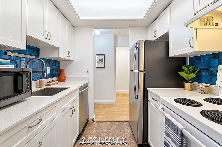 102 1420 E 7th Avenue Vancouver, BC - 11