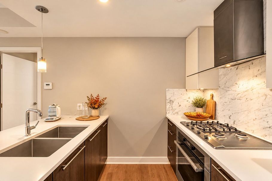 211 677 W 41st Avenue Vancouver, BC - 8