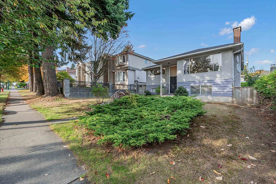 3631 Wellington Avenue Vancouver, BC - 3