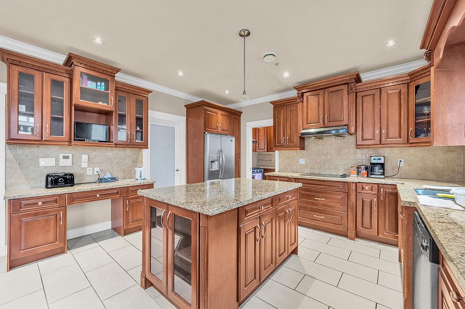 725 W 61st Avenue Vancouver, BC - 8