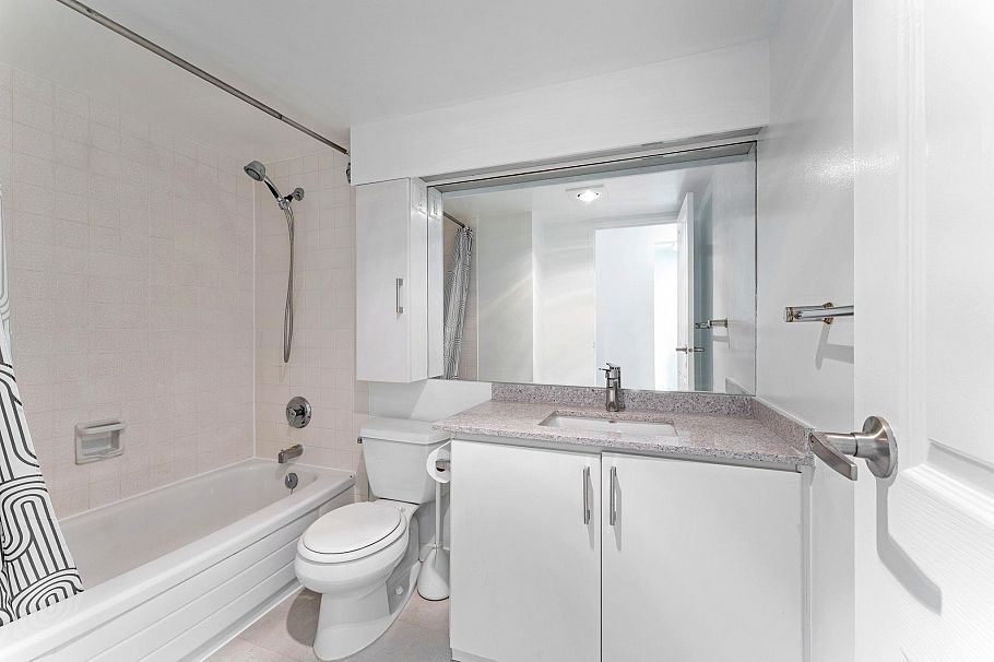802 2008 Fullerton Avenue North Vancouver, BC - 11