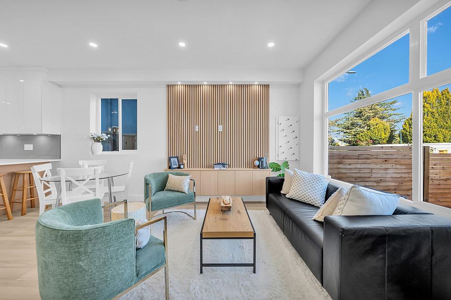 1 4587 Knight Street Vancouver, BC - 3