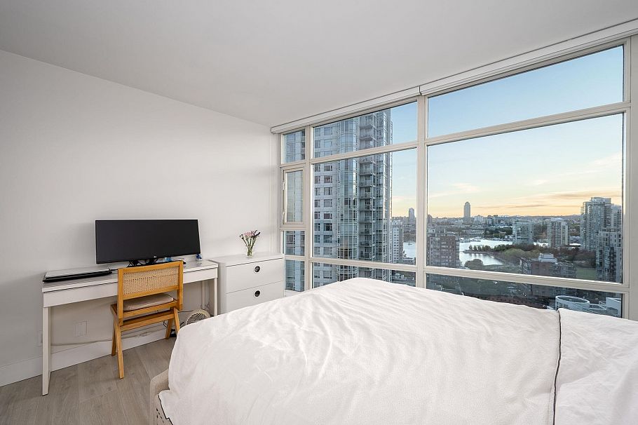 2607 198 Aquarius Mews Vancouver, BC - 26