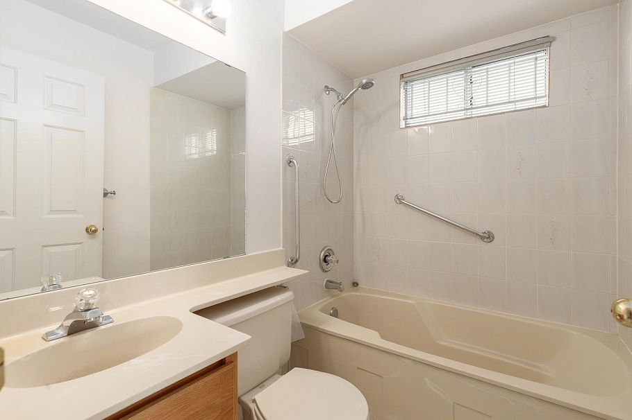 3078 E 6th Avenue Vancouver, BC - 16