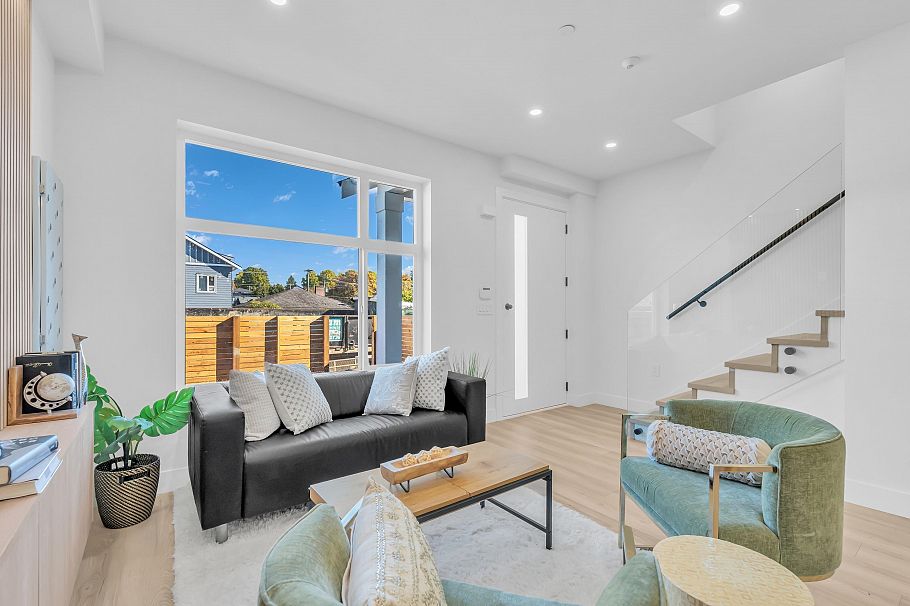 1 4587 Knight Street Vancouver, BC - 5